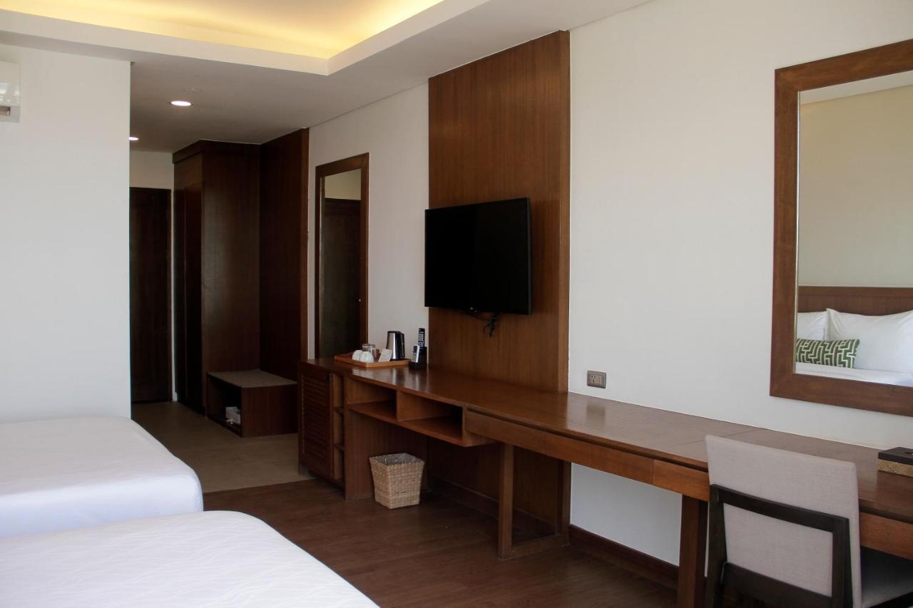 Acea Subic Beach Resort Exterior photo
